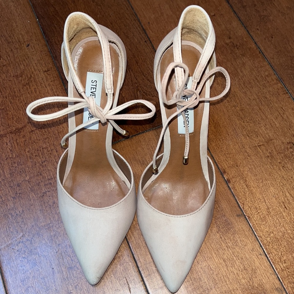 Steve Madden Ankle Tie Heel in Dusty Pink size 6.5